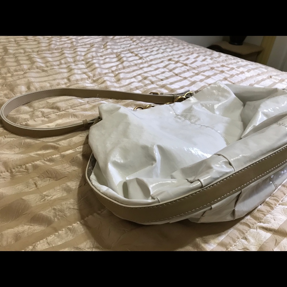 FIRM RARE Stella McCartney Very Large White Vegan Hobo Bag - Picture 9 of 15